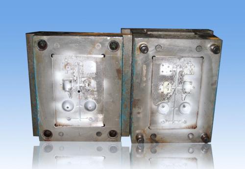 深圳塑膠模具廠，塑料模具零配件的熱處理工藝介紹