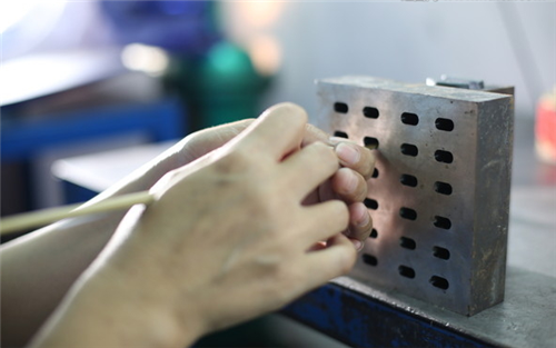 科翔模具_塑料模具注塑加工廠生產(chǎn)abs注塑件怎么才能增加光亮度? 科翔模具_塑料模具注塑加工廠生產(chǎn)abs注塑件怎么才能增加光亮度?